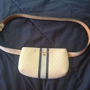 Michael kors crossbody